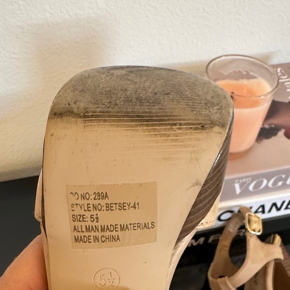 Breckelles Tan Open-Toe Sandals - Picture 9 of 10